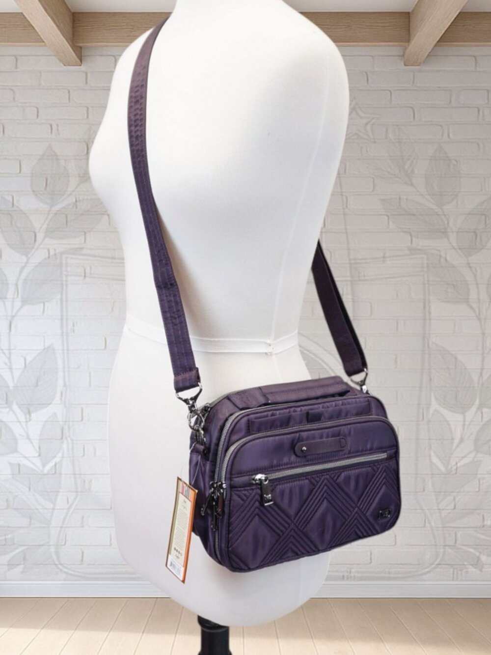 NEW ❤️ Lug Legacy Scoop SE Plum RFID Wallet Crossbody Charm Bar Purple